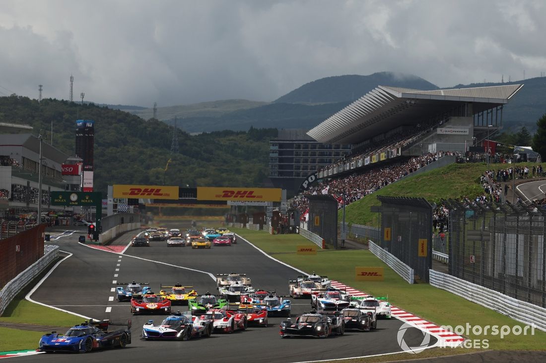Acción de salida, #2 Cadillac Racing Cadillac V-Series.R: Earl Bamber, Alex Lynn lidera