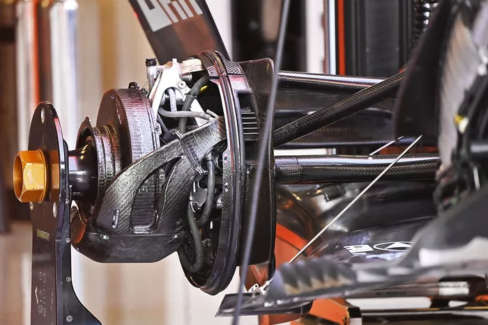 Detalle del tambor de freno del McLaren MCL36 