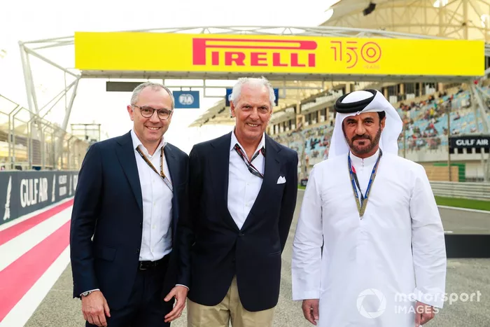 Stefano Domenicali, Director General de la Fórmula 1, Marco Tronchetti Provera, Presidente de Pirelli, y Mohammed bin Sulayem, Presidente de la FIA