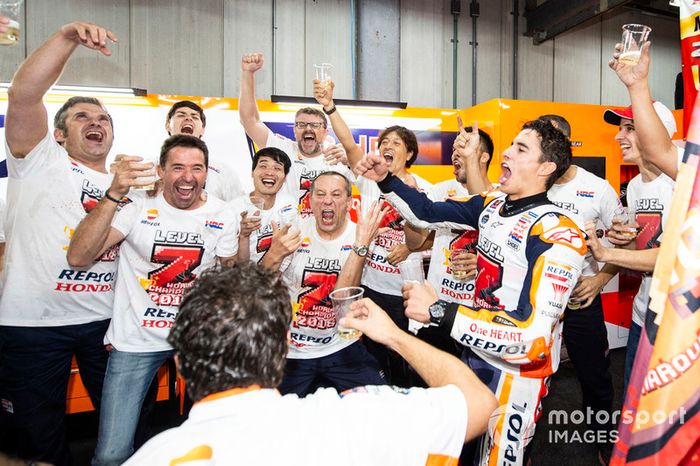 Marc Marquez, Repsol Honda Team celebra con su equipo