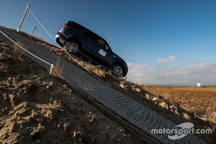 II Curso de Conducción y Nuevas Tecnologías BOSCH - Motor1.com España - Motorsport.com 
