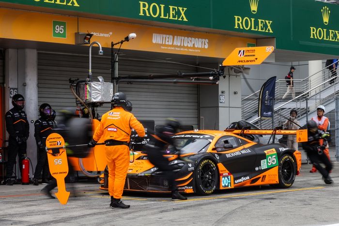 #95 United Autosports Mclaren 720S LMGT3 Evo: Darren Leung, Sean Gelael, Marino Sato