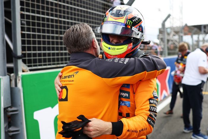 Oscar Piastri, McLaren, Zak Brown, McLaren