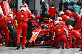 Kimi Raikkonen, Ferrari SF71H, pits