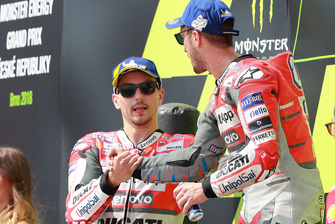Podium : le vainqueur Andrea Dovizioso, Ducati Team, le deuxième, Jorge Lorenzo, Ducati Team