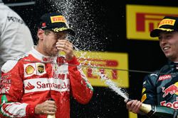 Podium: segundo, Sebastian Vettel, Ferrari y tercero, Daniil Kvyat, Red Bull Racing