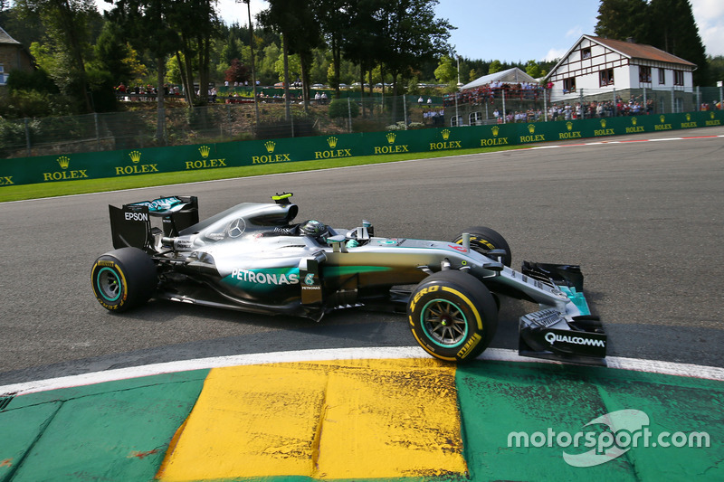 1. Nico Rosberg, Mercedes AMG F1 W07 Hybrid