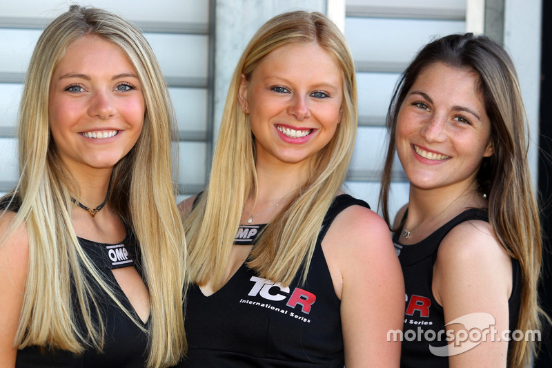 TCR grid girls