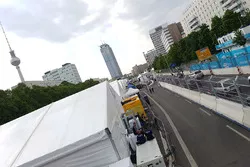 Atmosphere in the pitlane