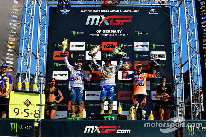 Podio MX2