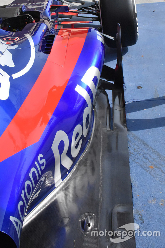 Scuderia Toro Rosso STR12 detalle de la carrocería