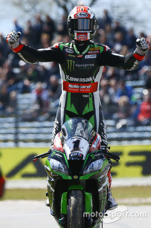Il vincitore della gara Jonathan Rea, Kawasaki Racing