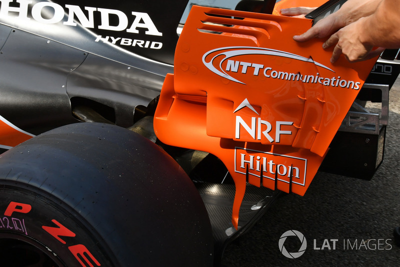 Detalle del alerón trasero del McLaren MCL32