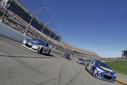 Chase Elliott, Hendrick Motorsports Chevrolet y Dale Earnhardt Jr., Hendrick Motorsports Chevrolet l