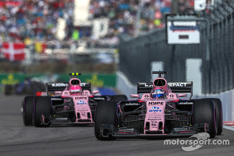 Sergio Perez, Sahara Force India VJM10, Esteban Ocon, Sahara Force India VJM10