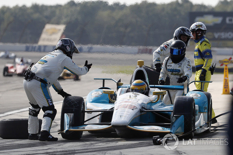 Gabby Chaves, Harding Racing Chevrolet, pit stop