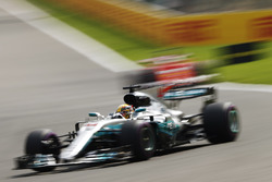 Льюіс Хемілтон, Mercedes AMG F1 W08, Себастьян Феттель, Ferrari SF70H