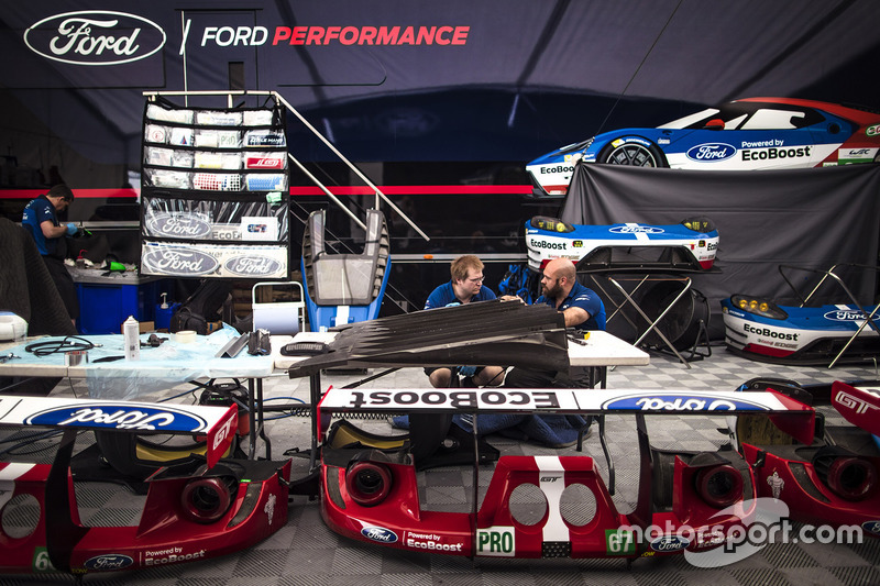 Ford GT team area