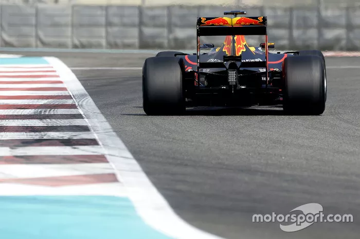 Daniel Ricciardo, Red Bull Racing testing the new 2017 Pirelli tyres