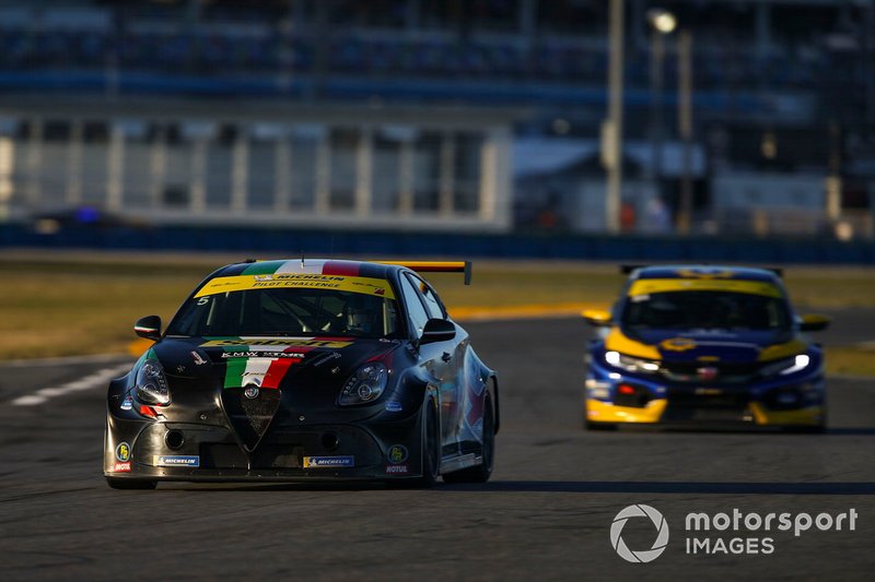 #5 KMW Motorsports with TMR Engineering Alfa Romeo Giulietta TCR, TCR: Roy Block, Tim Lewis Jr