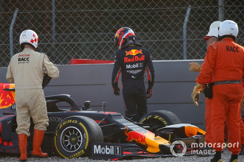 Pierre Gasly, Red Bull Racing RB15 in the gravel after crashing into the barrier