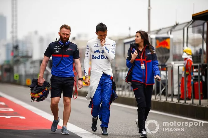 Alexander Albon, Toro Rosso returns from the medical centre after his crash