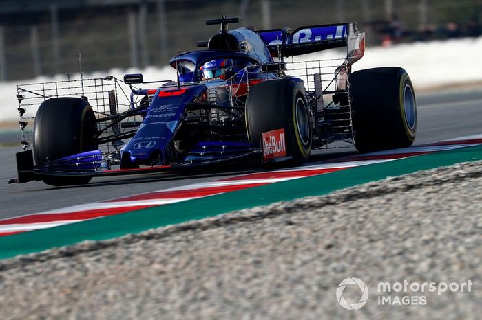 Alex Albon, Scuderia Toro Rosso STR14 with aero sensors