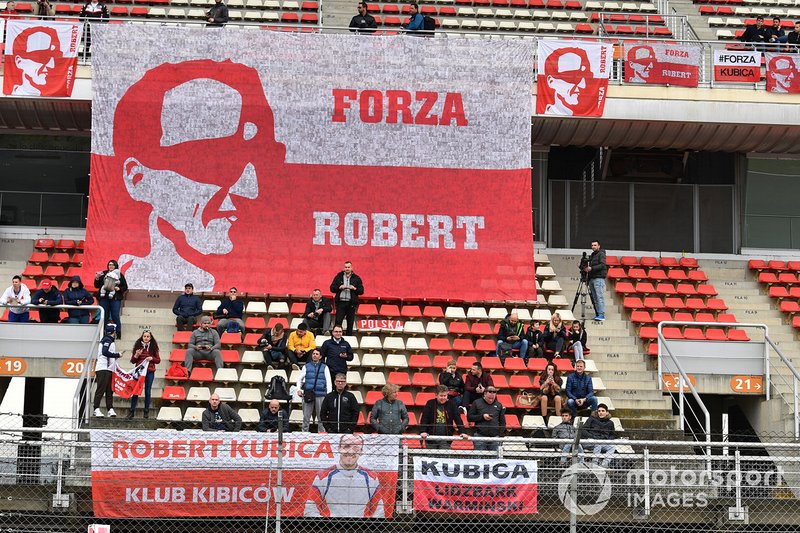 Tifosi e cartelloni per Robert Kubica, Williams Racing