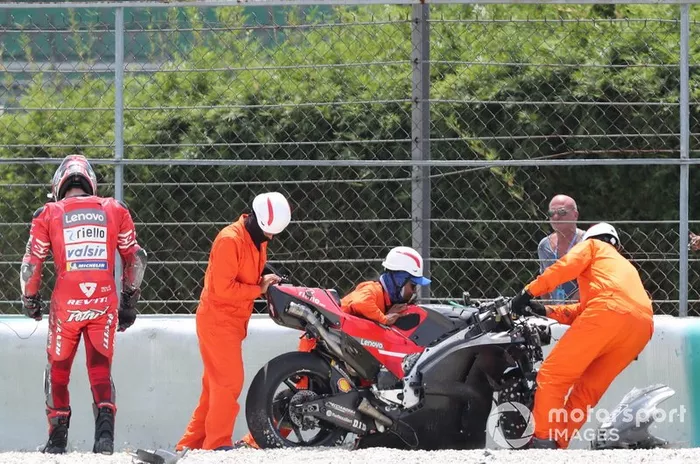 Danilo Petrucci, Ducati Team after crash