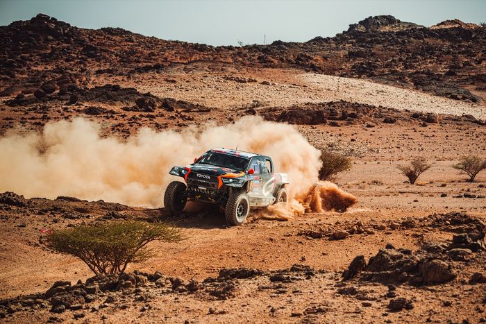 #211 Toyota Gazoo Racing Toyota: Henk Lategan, Brett Cummings