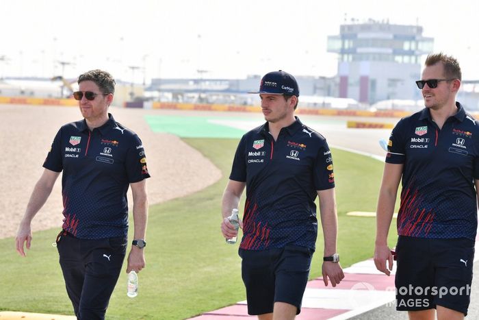 Max Verstappen, Red Bull Racing, recorre la pista