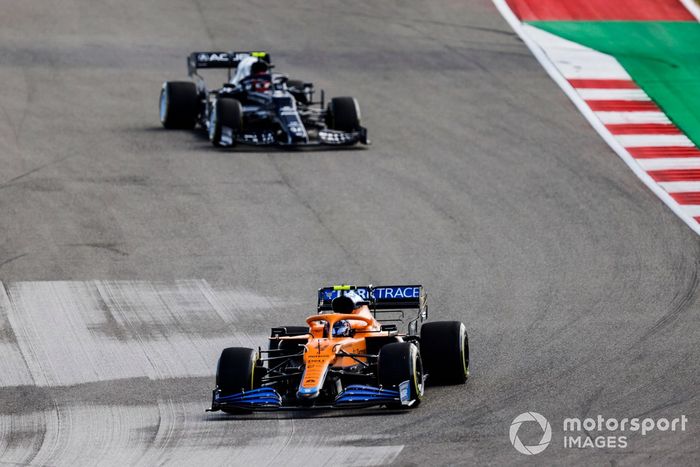 Lando Norris, McLaren MCL35M, Pierre Gasly, AlphaTauri AT02