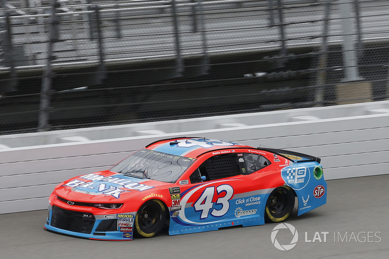 22. Darrell Wallace Jr., Richard Petty Motorsports, Chevrolet Camaro Medallion Bank / Petty's Garage