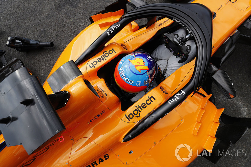 The cockpit of Fernando Alonso, McLaren