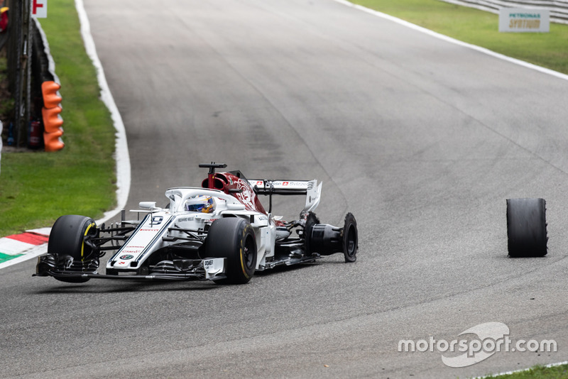 Marcus Ericsson, Alfa Romeo Sauber F1 Team, dopo aver perso una gomma