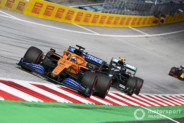Carlos Sainz Jr., McLaren MCL35,  Valtteri Bottas, Mercedes F1 W11 EQ Performance