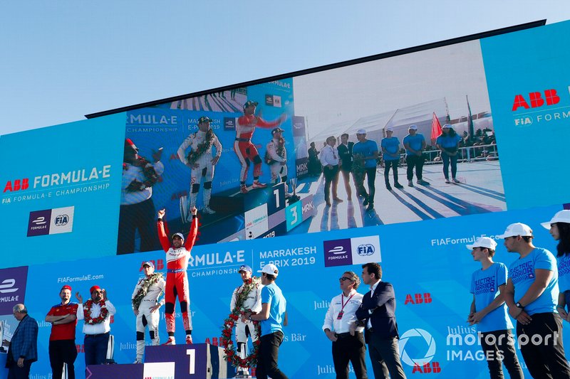 Podio: segundo lugar Robin Frijns, Envision Virgin Racing, ganador de la carrera Jérôme d'Ambrosio, Mahindra Racing, y el tercer lugar Sam Bird, Envision Virgin Racing