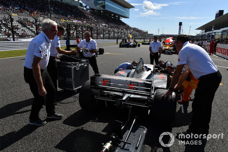 Mika Hakkinen, McLaren MP4-13 lors des Legends F1 30th Anniversary Lap Demonstration