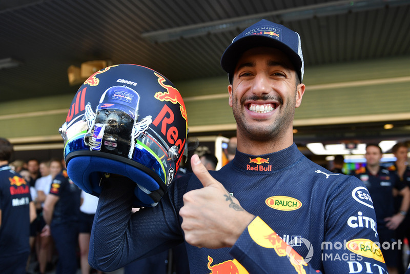 Даніель Ріккардо, Red Bull Racing, з шоломом