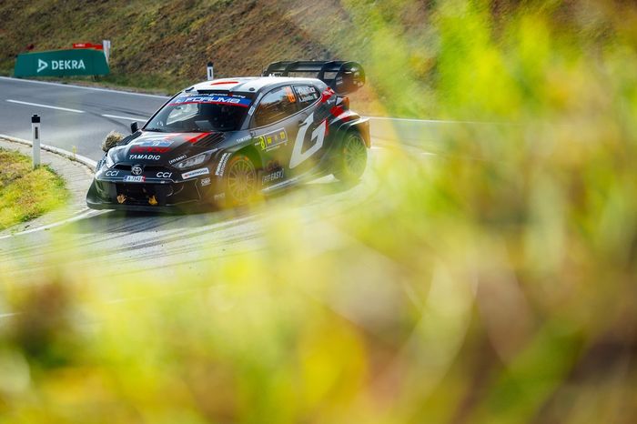 Такамото Кацута, Аарон Джонстон, Toyota Gazoo Racing WRT Toyota GR Yaris Rally1