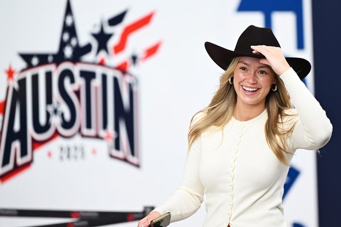 Lauren Fitzsimmons, girlfriend of Isack Hadjar, Racing Bulls