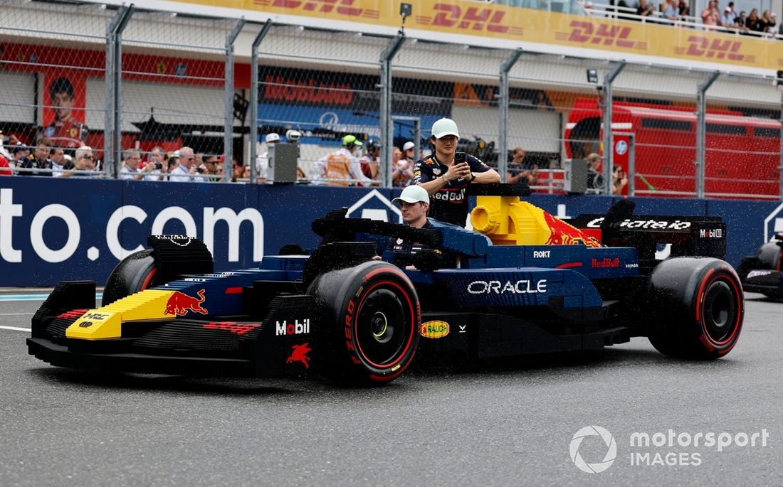 Max Verstappen, Red Bull Racing, Yuki Tsunoda, zespół Red Bull Racing