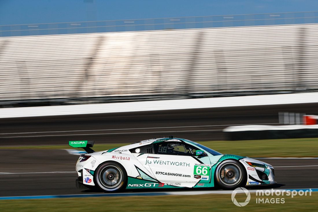 #66 Gradient Racing Acura NSX GT3: Sheena Monk, Tati Calderon, Stevan McAleer