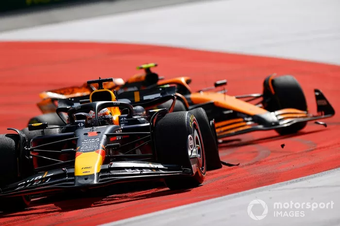 Max Verstappen, Red Bull Racing RB20, Lando Norris, McLaren MCL38, battle for the lead