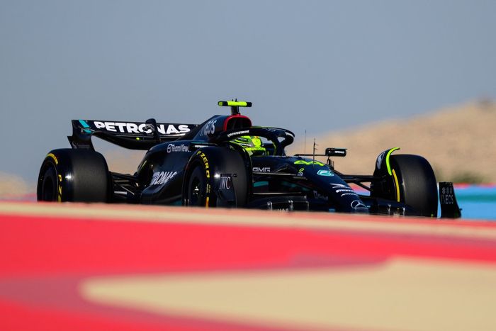 Lewis Hamilton, Mercedes W14