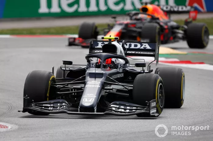 Pierre Gasly, AlphaTauri AT02, Max Verstappen, Red Bull Racing RB16B
