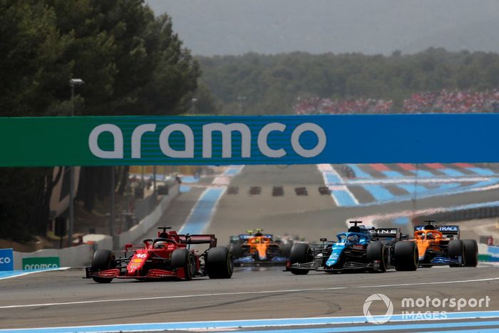 Charles Leclerc, Ferrari SF21, Fernando Alonso, Alpine A521, Daniel Ricciardo, McLaren MCL35M