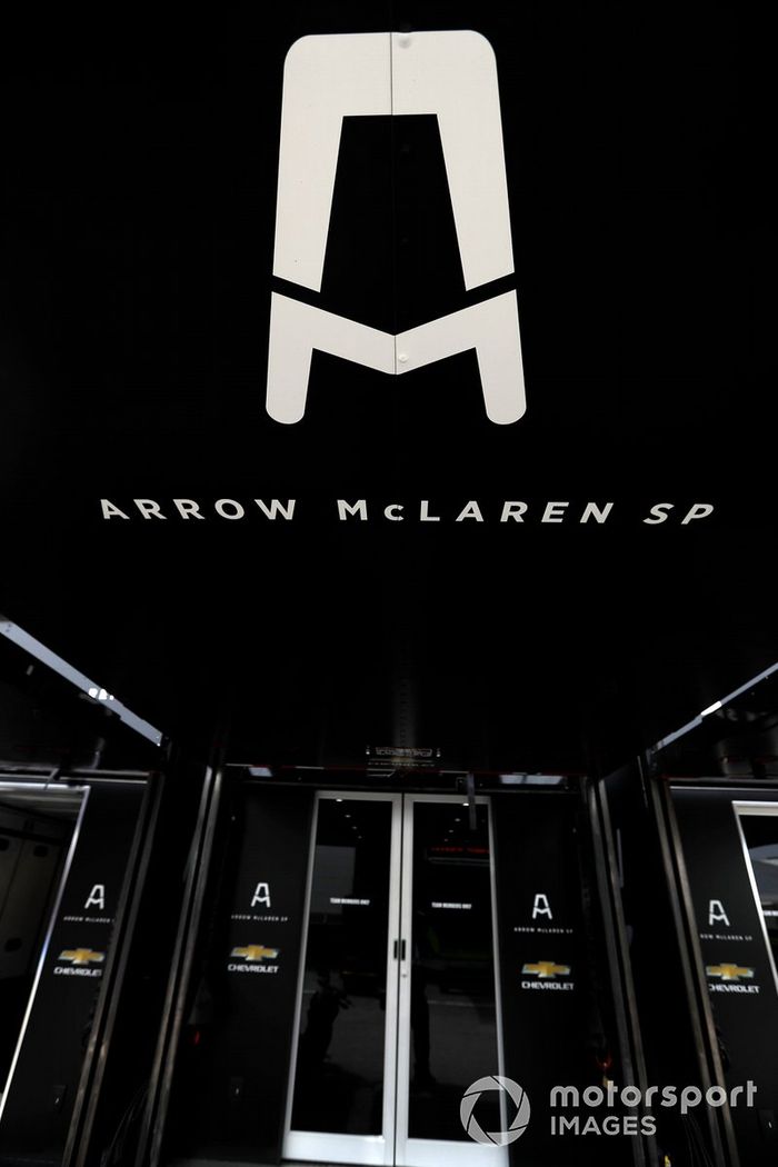 Patricio O'Ward, Arrow McLaren SP Chevrolet, Felix Rosenqvist, Arrow McLaren SP Chevrolet paddock 