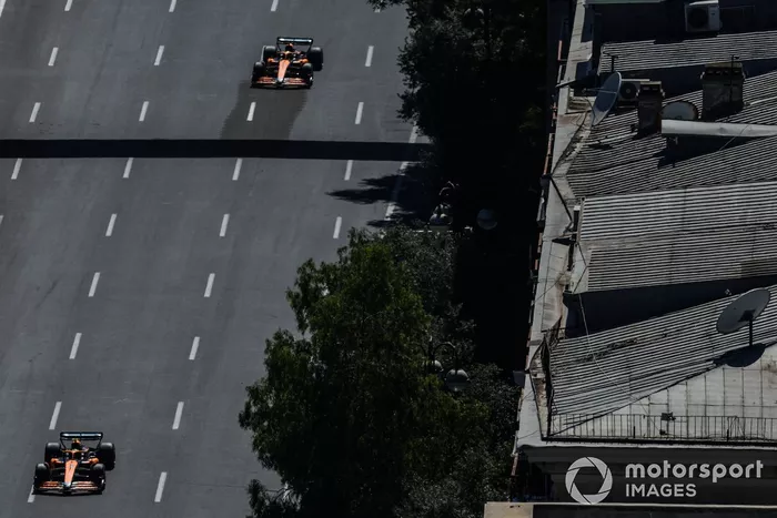 Lando Norris, McLaren MCL36, Daniel Ricciardo, McLaren MCL36