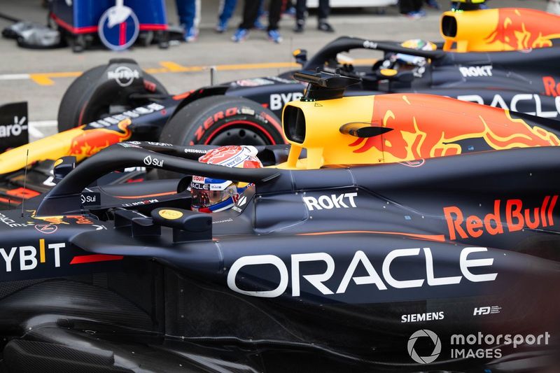Pole man Max Verstappen, Red Bull Racing RB20, Sergio Pérez, Red Bull Racing RB20